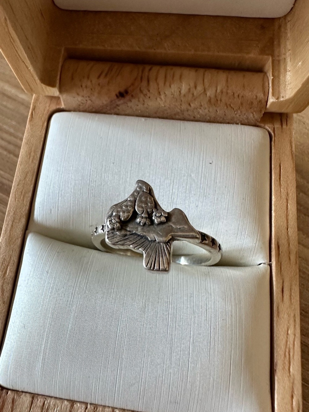James Avery Silver Hummingbird Ring with Floral Detail